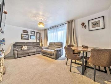 2 bed house for sale