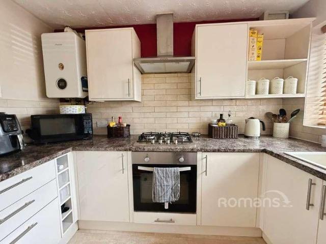 2 bed house for sale