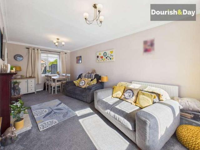 2 bed house for sale