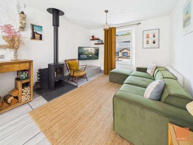 2 bed house for sale