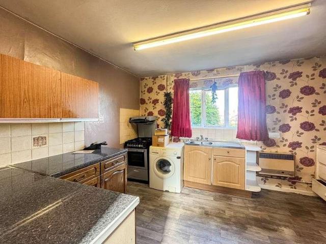2 bed house for sale