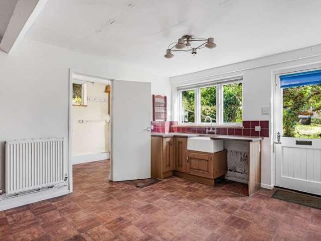 2 bed house for sale