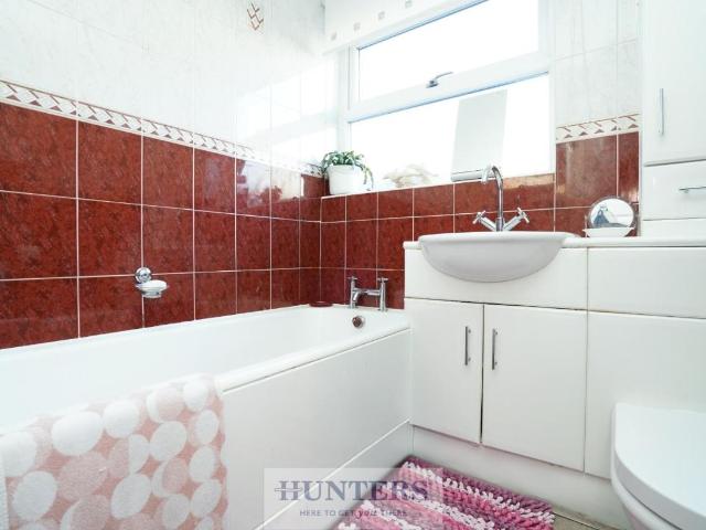 2 bed house for sale