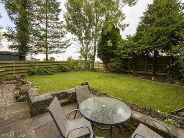2 bed house for sale