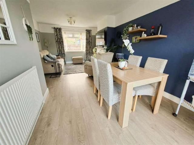2 bed house for sale
