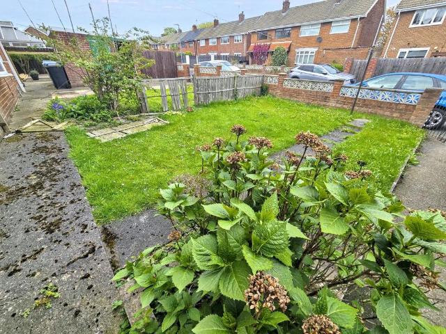 2 bed house for sale