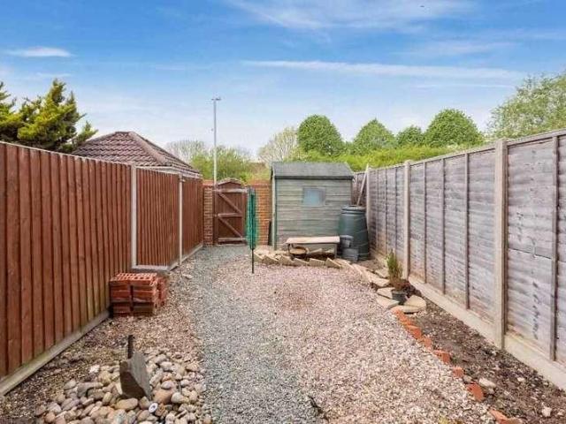 2 bed house for sale