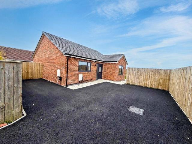 2 bed house for sale
