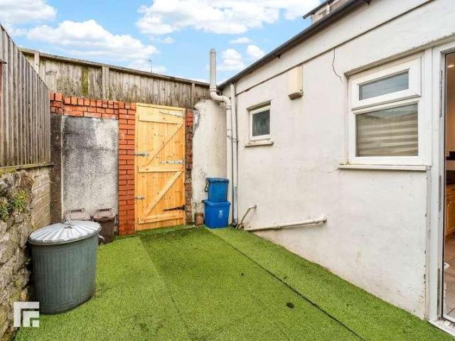 2 bed house for sale