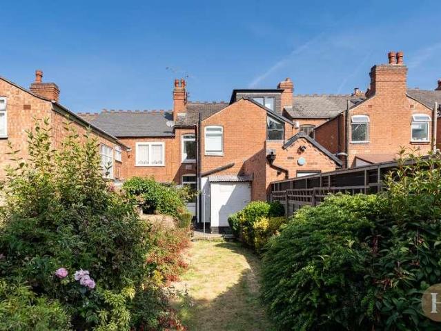 2 bed house for sale
