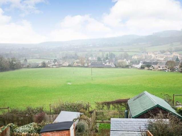 2 bed house for sale
