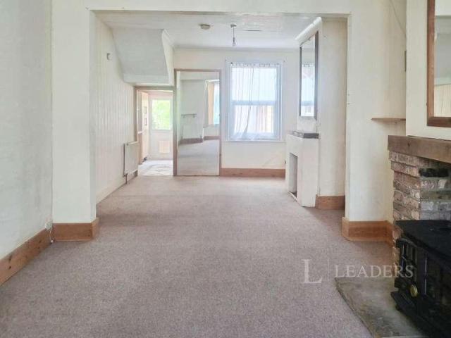 2 bed house for sale