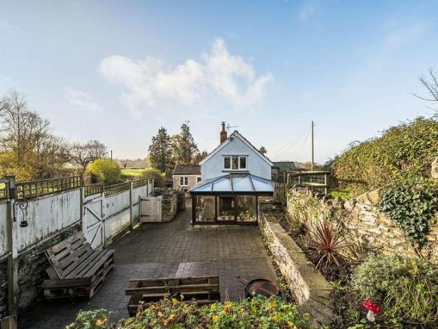 2 bed house for sale