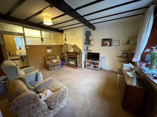 2 bed house for sale