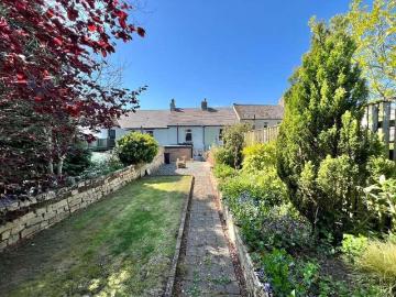 2 bed house for sale