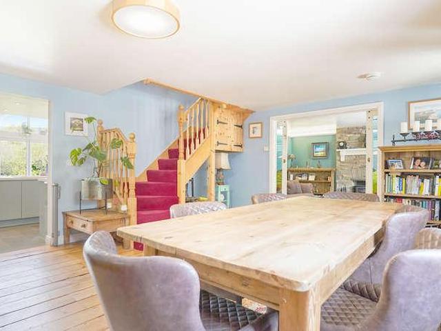 7 bed house for sale