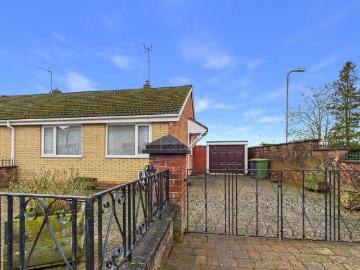 2 bed house for sale