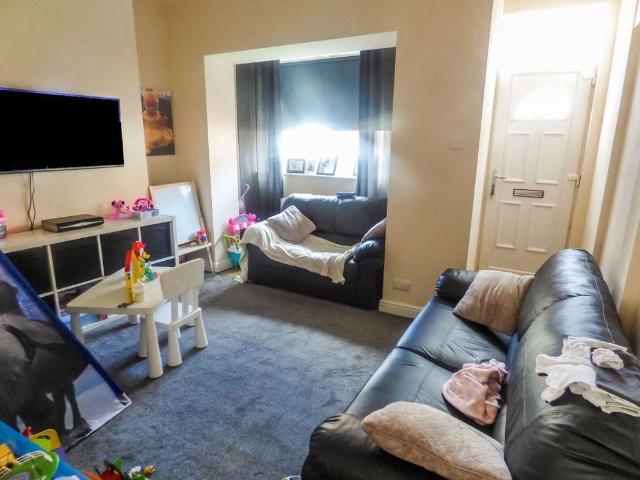 2 bed house for sale