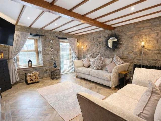 2 bed house for sale