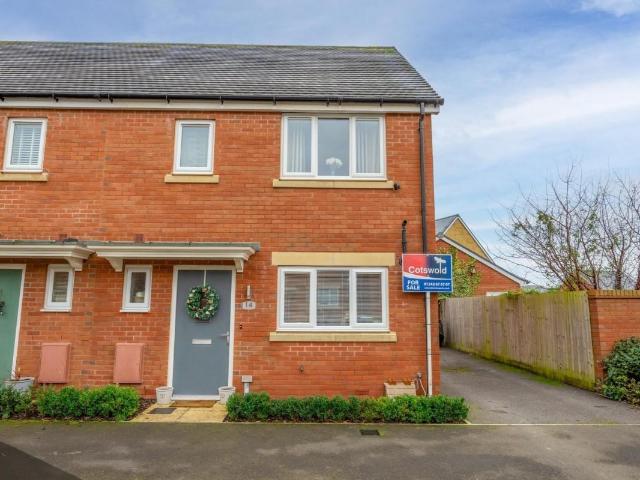 2 bed house for sale