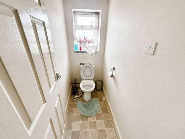 2 bed house for sale