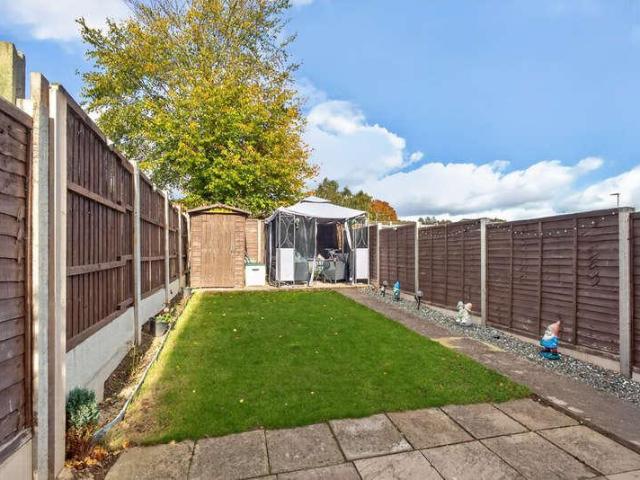 2 bed house for sale