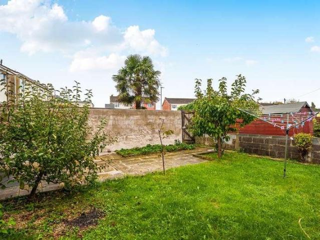 2 bed house for sale