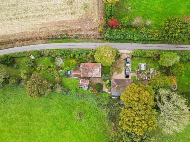 2 bed house for sale