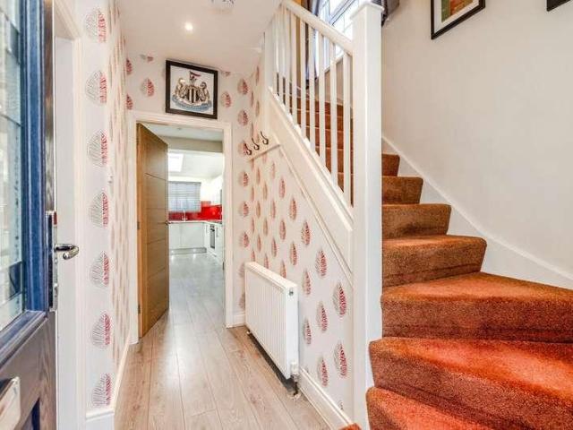 2 bed house for sale