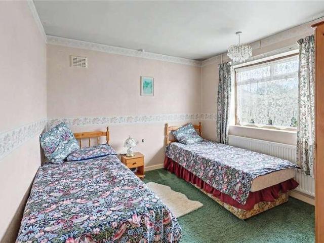 2 bed house for sale