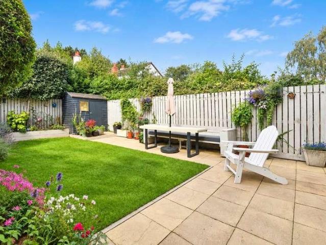 2 bed house for sale
