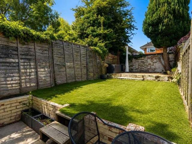 2 bed house for sale
