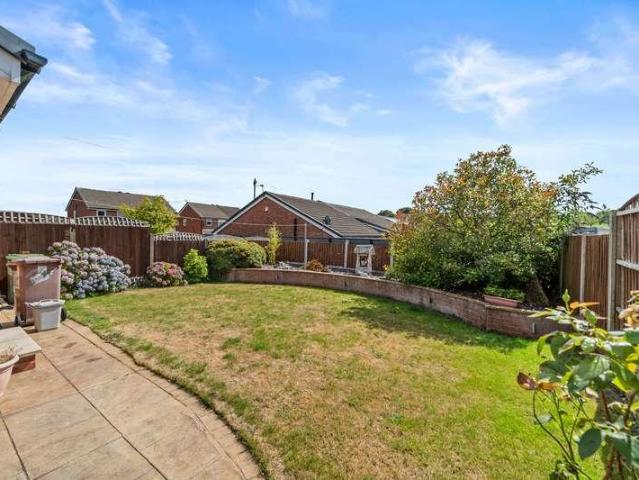 2 bed house for sale