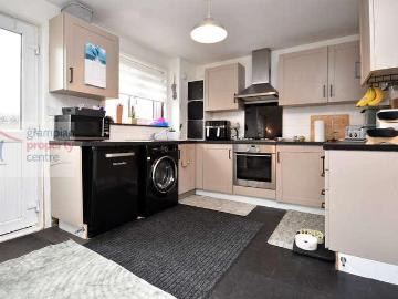 2 bed house for sale