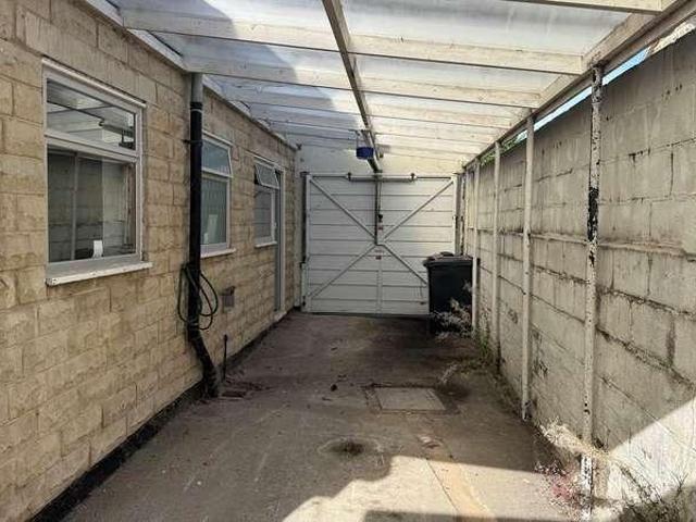 2 bed house for sale