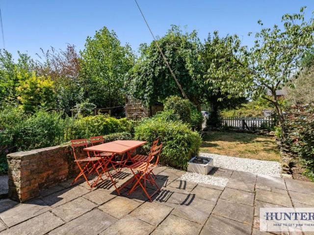 2 bed house for sale