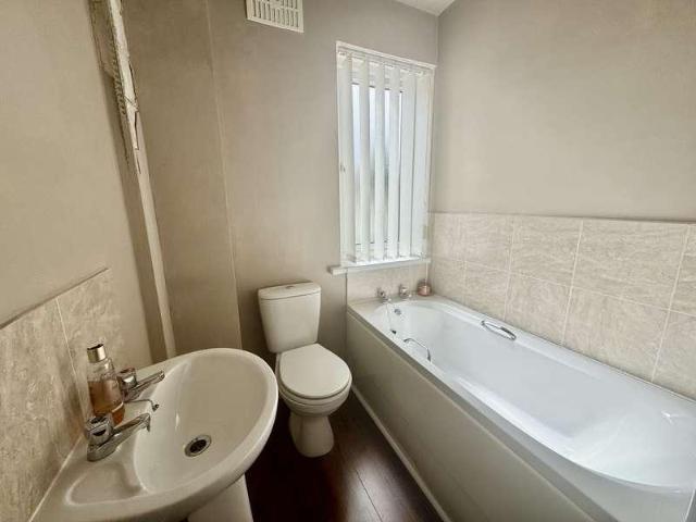 2 bed house for sale