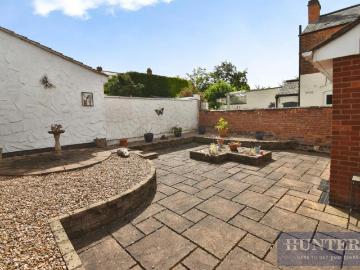 2 bed house for sale
