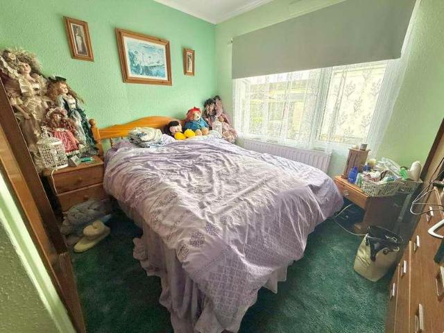2 bed house for sale
