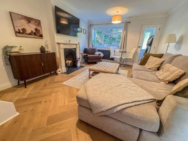 2 bed house for sale