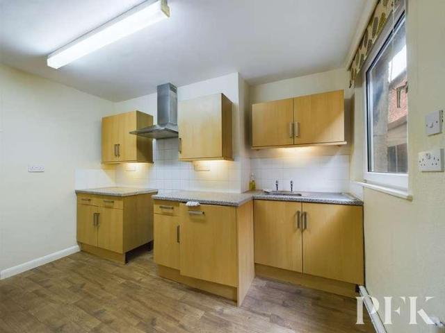 2 bed house for sale