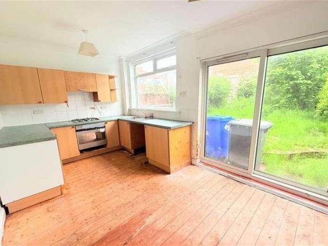 2 bed house for sale