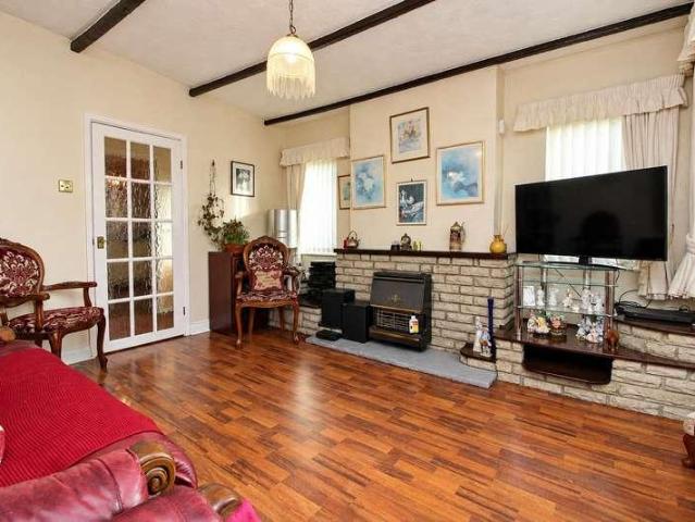 2 bed house for sale