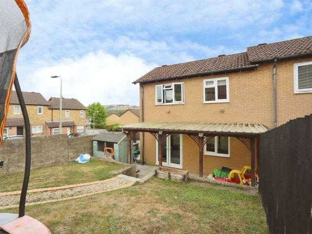 2 bed house for sale