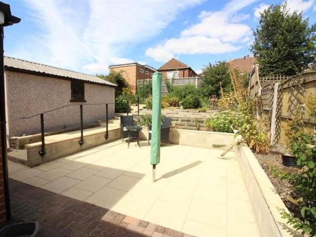 2 bed house for sale
