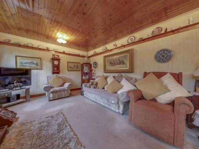 2 bed house for sale