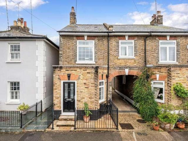 2 bed house for sale