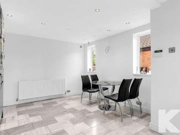 2 bed house for sale