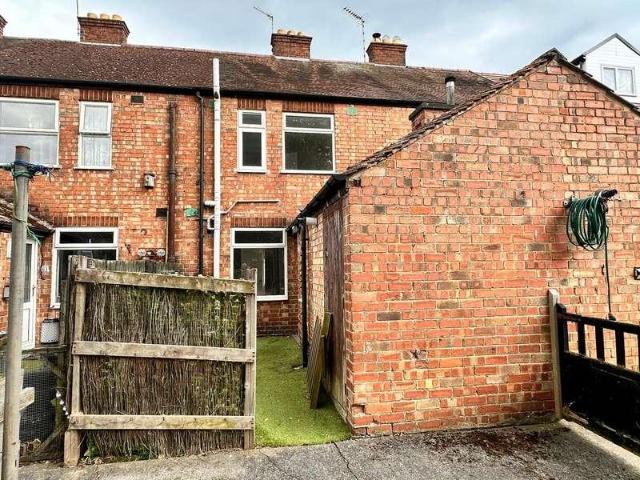2 bed house for sale