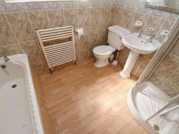 2 bed house for sale
